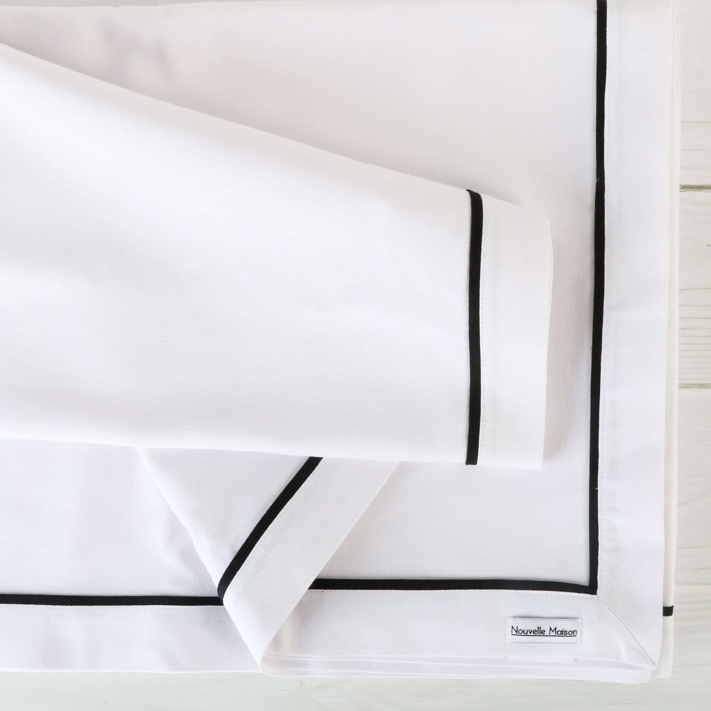 מפת שולחן דגם סרט שחור