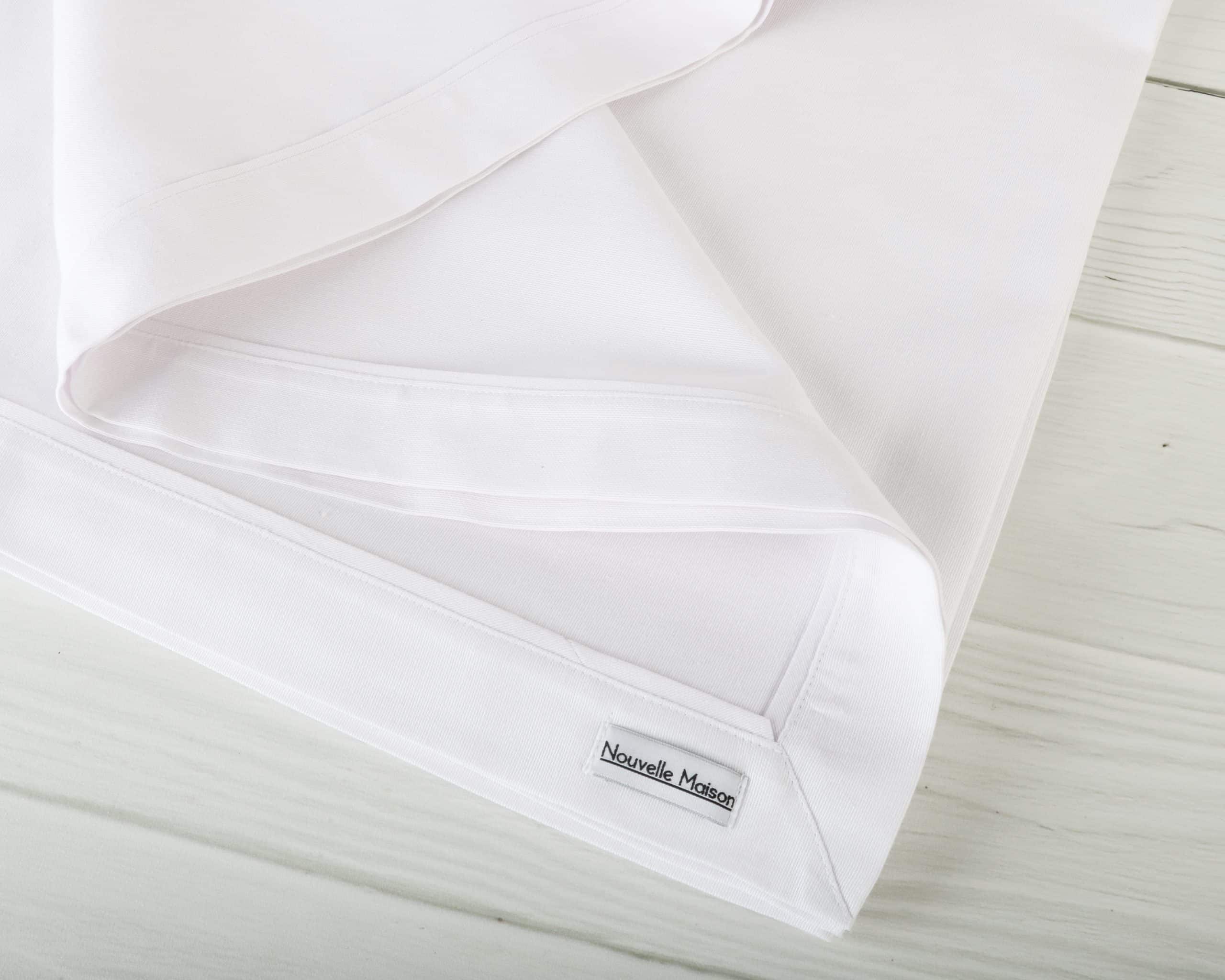 מפת שולחן דגם סרט לבן