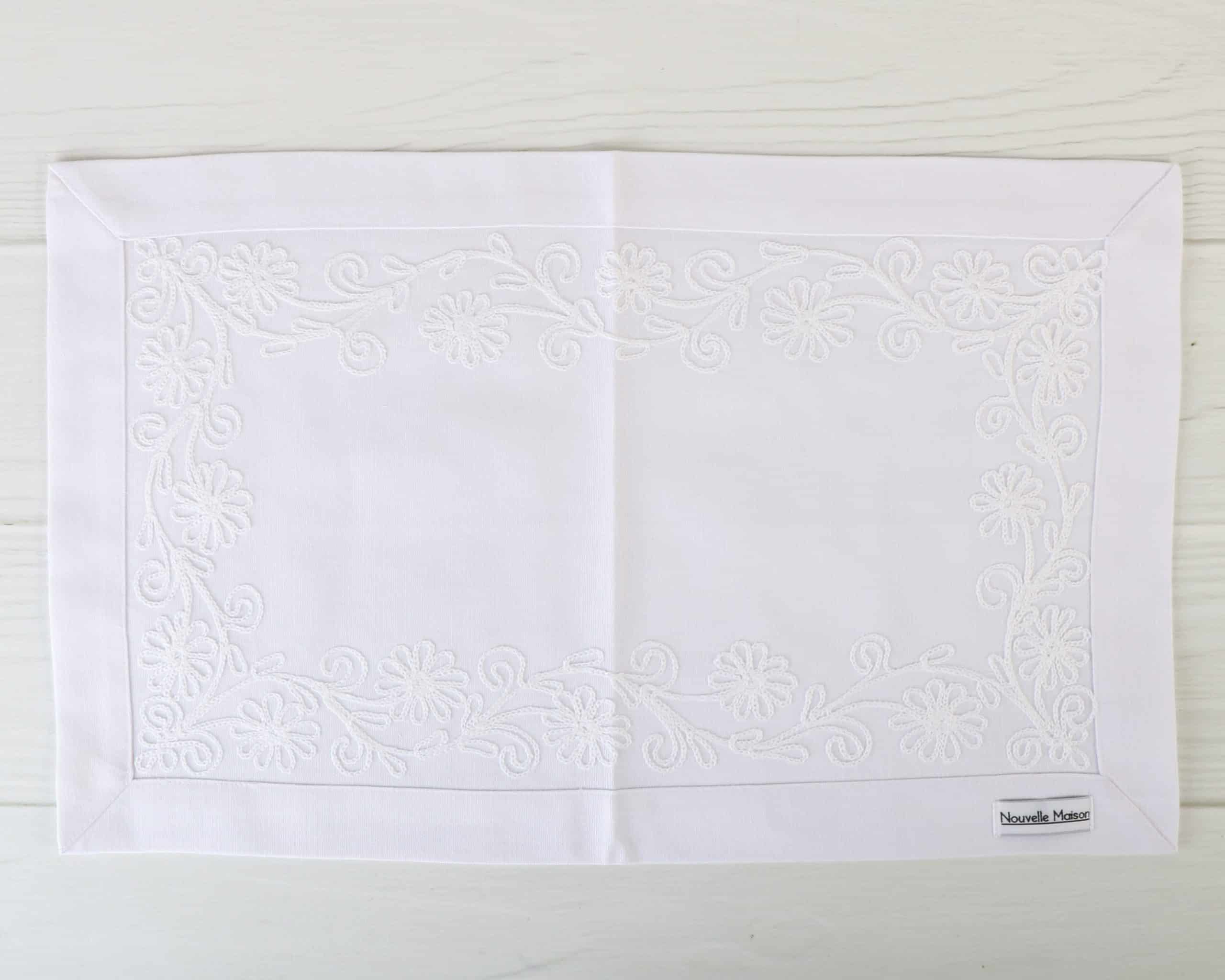 פלייסמט דגם פרחים קורנילה